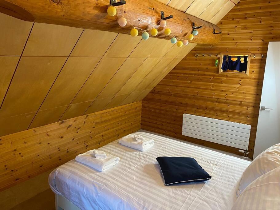 Вилла Besso Log Cabin Нисэко Экстерьер фото