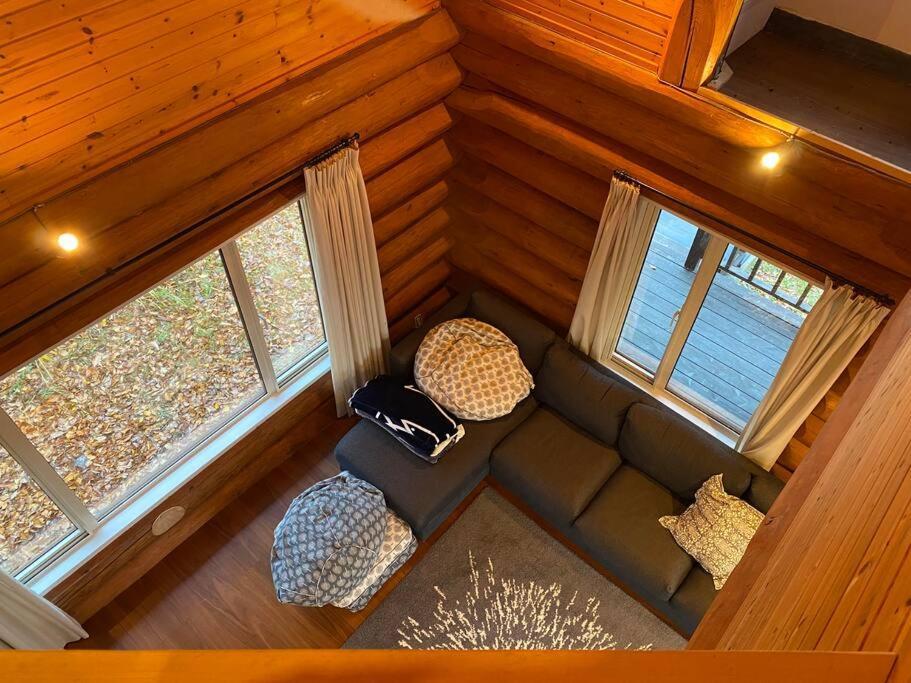 Вилла Besso Log Cabin Нисэко Экстерьер фото